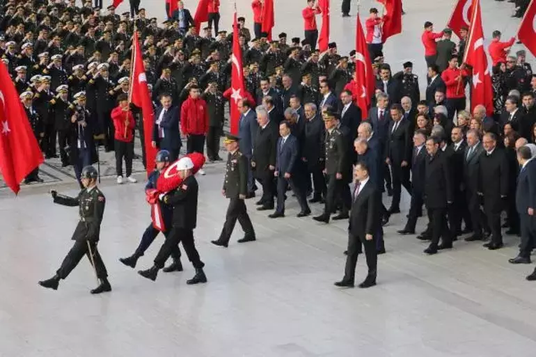 Atatürk'ün ebediyete intikalinin 85. yılı... Cumhurbaşkanı ve devlet erkanı Anıtkabir'i ziyaret etti