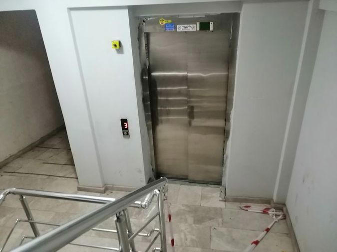 Anne ve kızı asansörde ölü bulundu
