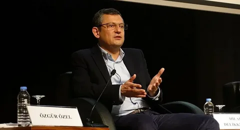 Özgür Özel'den sosyal medyadaki 